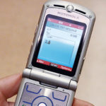 motorola-razr-flip-phone-comeback-01