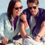 Fitbit-Flex-2_Couple_Beach-Cruiser_Lifestyle_re