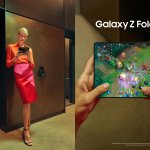 2-106_kv_lifestyle_galaxy_zfold4_gaming_2p_LI